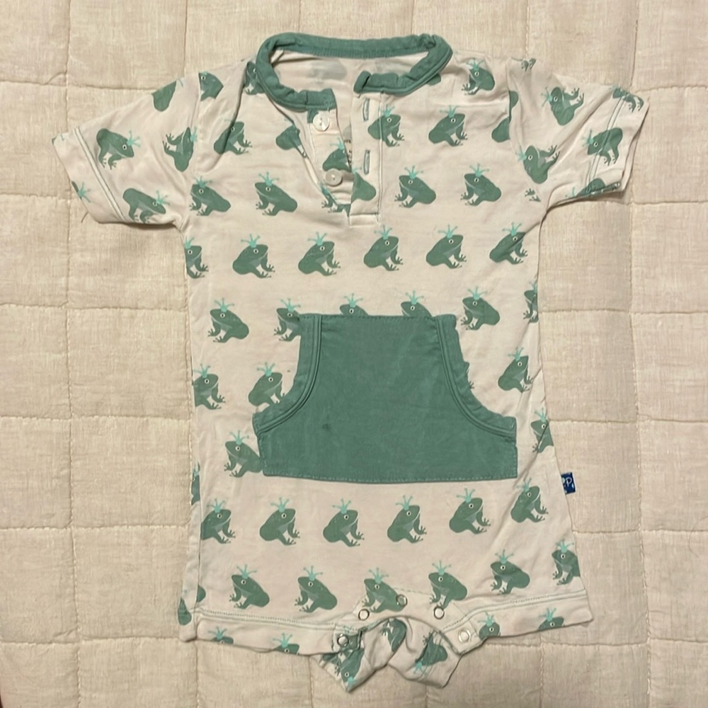 Bamboo frog prince short sleeve onesie